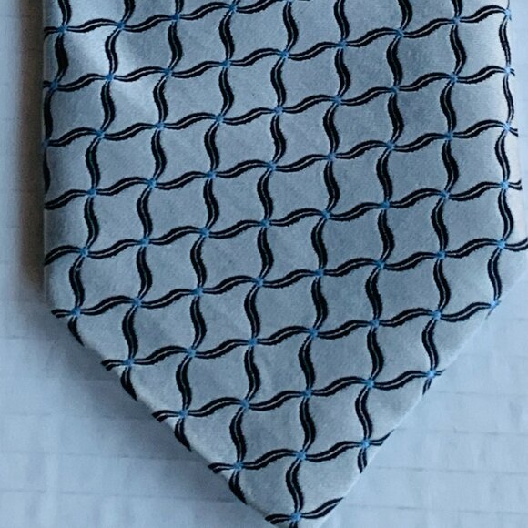Elevate Your Style: Robert Talbott BEST OF CLASS 2 100% Silk TIE - Picture 4 of 6